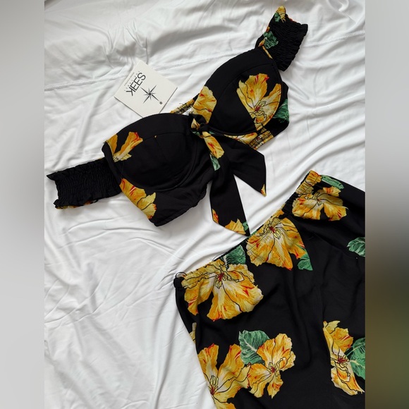 Floral two piece set - Picture 2 of 8